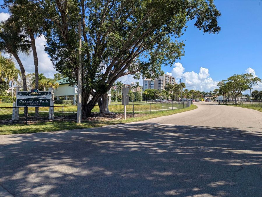 Caxambas park entrance sign 1
